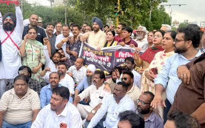नीट पेपर लीक और छात्रों पर लाठीचार्ज के विरोध में कांग्रेस का प्रदर्शन, मोदी और मान सरकार के खिलाफ फूंका पुतला