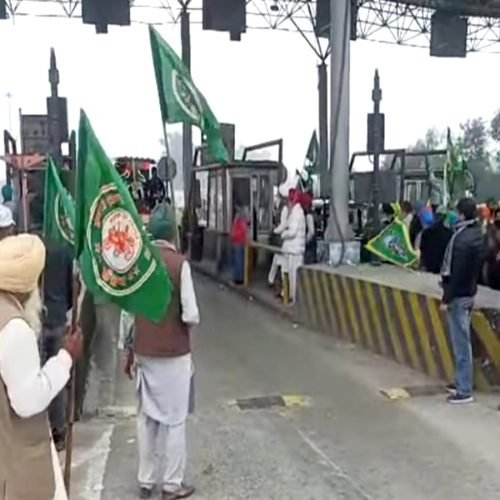 सिख धर्म पर टिप्पणी के विरोध में लाडोवाल टोल प्लाजा पर अनिश्चितकालीन धरना, टोल फ्री; लंबा जाम लगने से यात्री परेशान