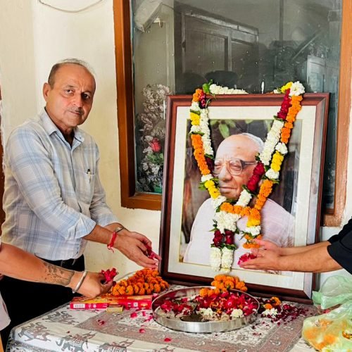 स्वर्गीय श्री यश जी की पुण्यतिथि पर राजिंदर बेरी ने अर्पित की श्रद्धांजलि