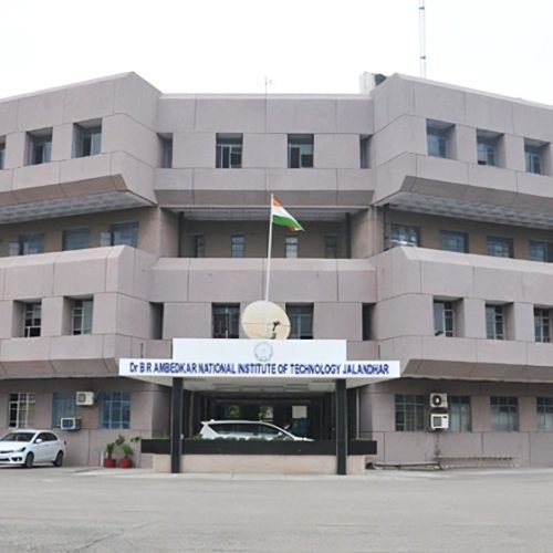 एनआईटी जालंधर के छात्रों का कमाल, डिजिटल नवाचारों से बदल रही कैंपस की तस्वीर