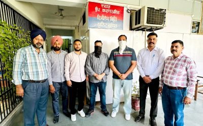 विजिलेंस ब्यूरो ने 70,000 रुपये और 50,000 रुपये रिश्वत लेने के आरोप में इंस्पेक्टर एवं जूनियर ऑडिटर को किया काबू 